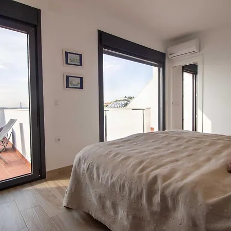 בית נופש Dek001 Riverview Modern Townhouse In Centre Of Ay