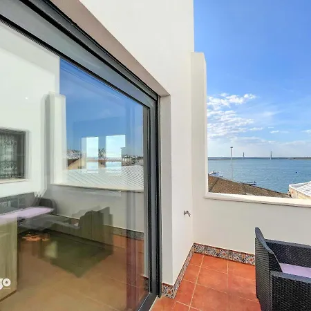 Dek001 Riverview Modern Townhouse In Centre Of Ay * Ayamonte