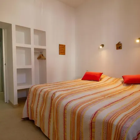 Dek001 Riverview Modern Townhouse In Centre Of Ay *
